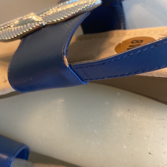 Blue and silver tone low wedge sling back thong sandals 8 W - Picture 4 of 11